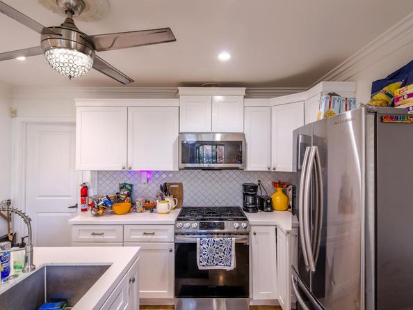 5907 S Van Ness Avenue, Los Angeles CA 90047