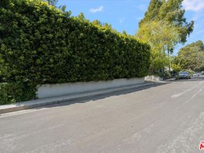 3055 Nichols Canyon Road, Los Angeles CA 90046