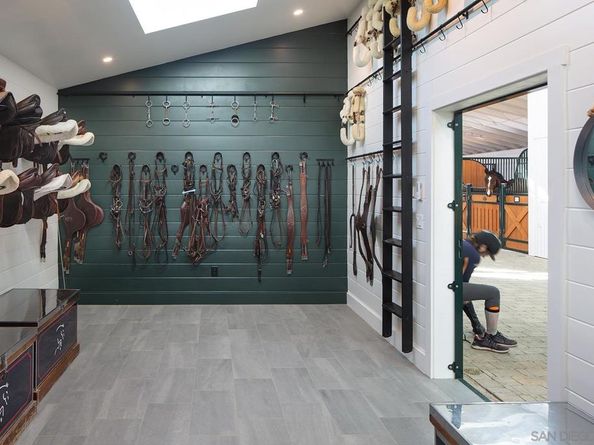 16147 Via De Santa Fe, Rancho Santa Fe CA 92067