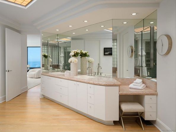 8633 Ruette Monte Carlo, La Jolla CA 92037