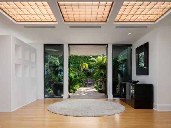 8633 Ruette Monte Carlo, La Jolla CA 92037