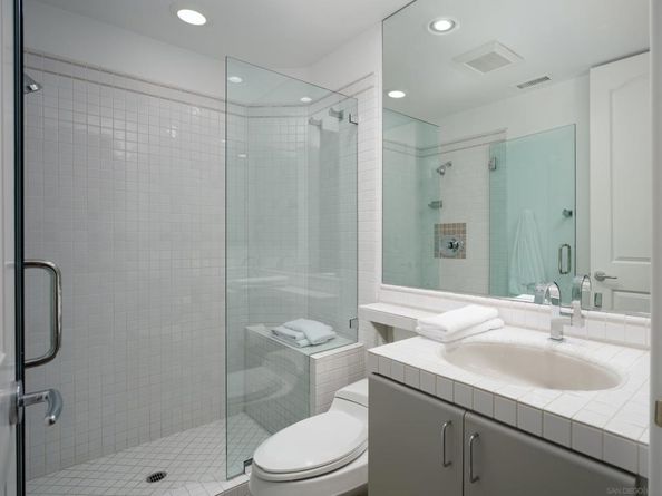 8633 Ruette Monte Carlo, La Jolla CA 92037