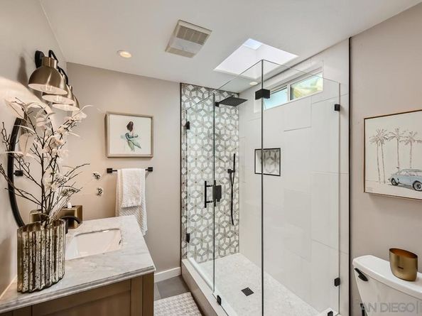 3325 Canon St, San Diego CA 92106