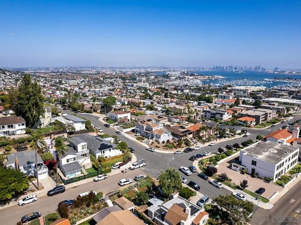 3325 Canon St, San Diego CA 92106