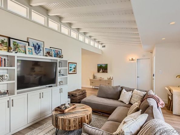 3325 Canon St, San Diego CA 92106