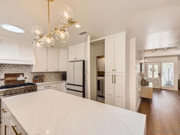 3325 Canon St, San Diego CA 92106
