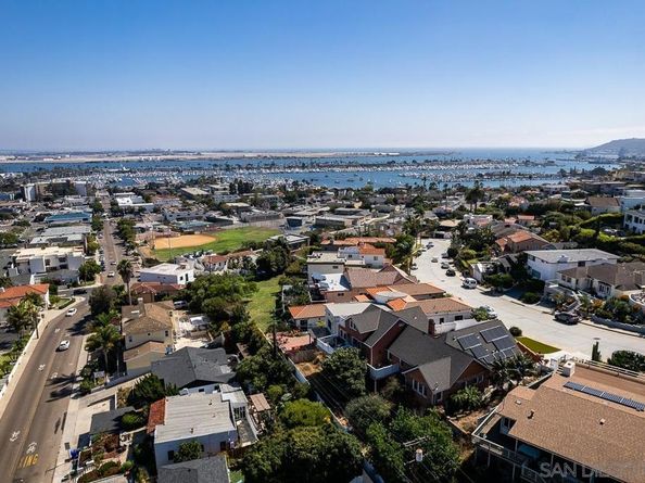 3325 Canon St, San Diego CA 92106