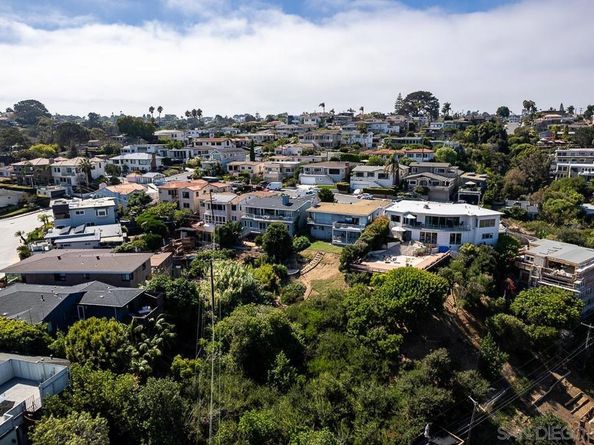 3325 Canon St, San Diego CA 92106