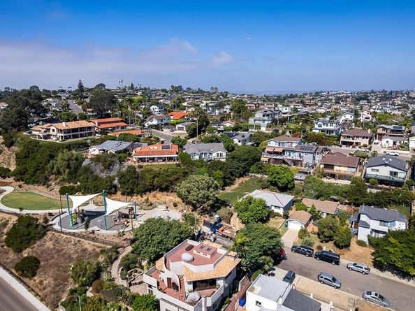 3325 Canon St, San Diego CA 92106