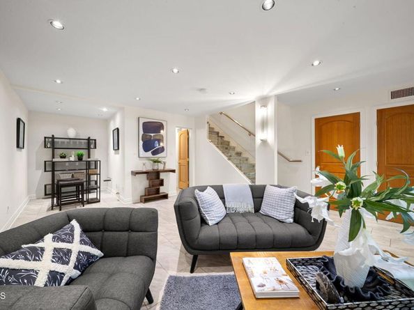 1038 Oban Drive, Los Angeles CA 90065