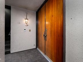 380 S Orange Grove Boulevard 12, Pasadena CA 91105