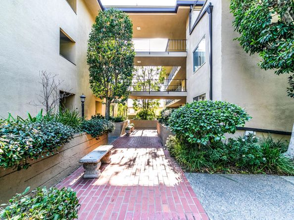 380 S Orange Grove Boulevard 12, Pasadena CA 91105