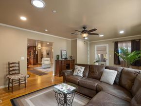 5015 Verwood Avenue, Glendale CA 91214