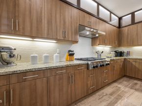 627 E Orange Blossom Way E, Azusa CA 91702