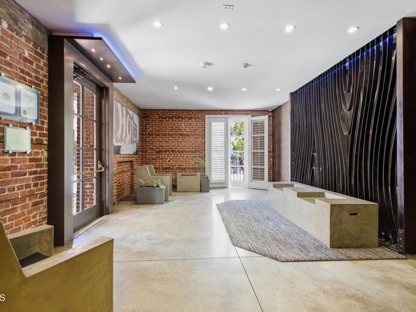 139 S Los Robles Avenue 205, Pasadena CA 91101