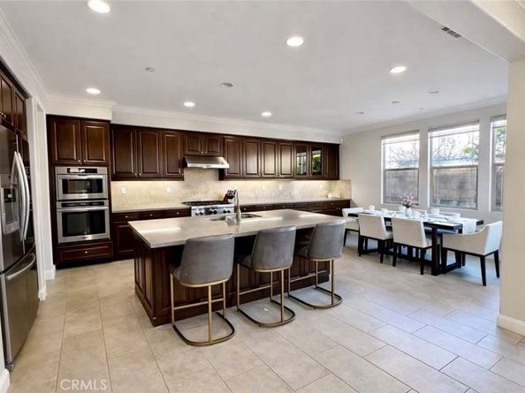 123 Willowbend, Irvine CA 92612