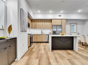 178 S Euclid Avenue 202, Pasadena CA 91101