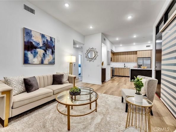 178 S Euclid Avenue 202, Pasadena CA 91101