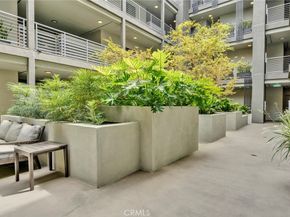 178 S Euclid Avenue 202, Pasadena CA 91101