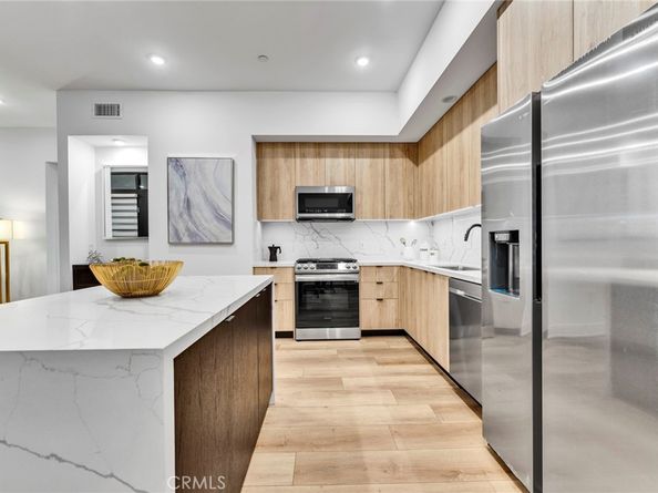 178 S Euclid Avenue 202, Pasadena CA 91101