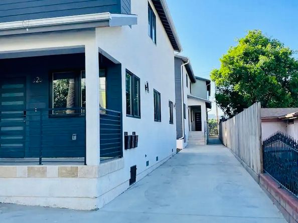 325 N Union Avenue, Los Angeles CA 90026