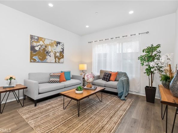 121 Novel, Irvine CA 92618