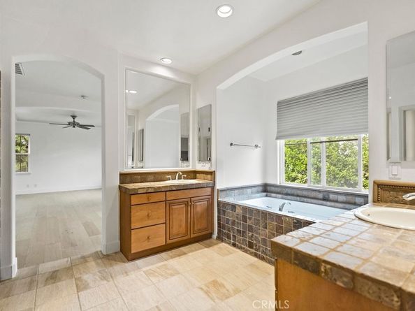 33 Modesto, Irvine CA 92602
