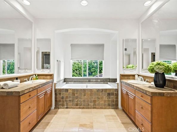 33 Modesto, Irvine CA 92602