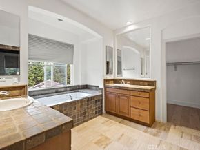 33 Modesto, Irvine CA 92602