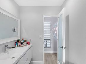 5754 Satsuma Avenue, North Hollywood CA 91601