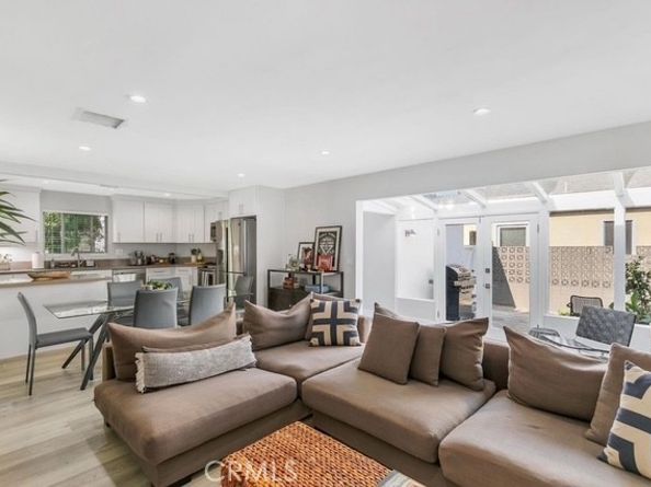 5754 Satsuma Avenue, North Hollywood CA 91601