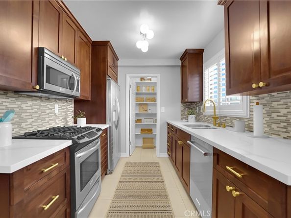 14634 Magnolia Boulevard 4, Sherman Oaks CA 91403