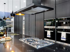 630 N Martel, Los Angeles CA 90036