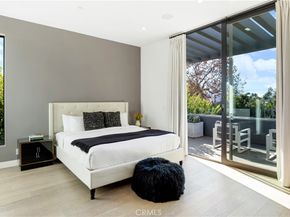 630 N Martel, Los Angeles CA 90036