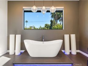 630 N Martel, Los Angeles CA 90036