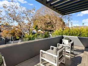 630 N Martel, Los Angeles CA 90036