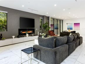 630 N Martel, Los Angeles CA 90036