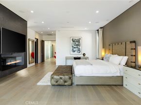 630 N Martel, Los Angeles CA 90036