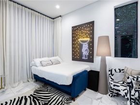 630 N Martel, Los Angeles CA 90036