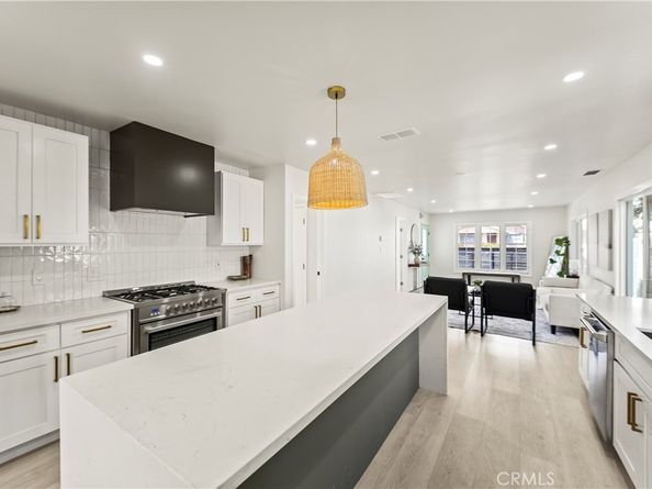2942 S West View, Los Angeles CA 90016