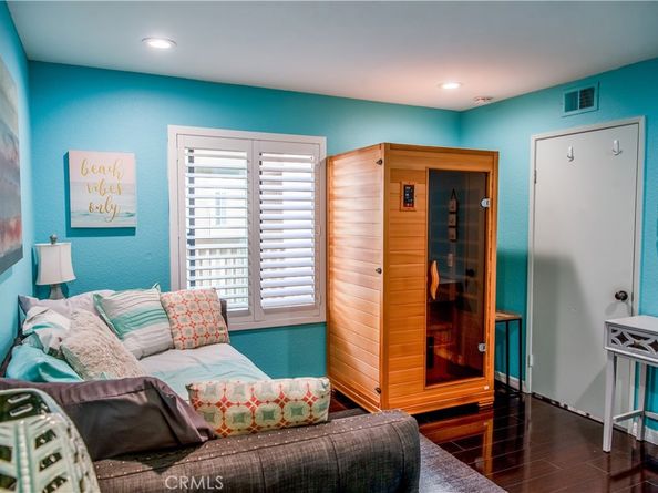 16551 Grunion 204, Huntington Beach CA 92649