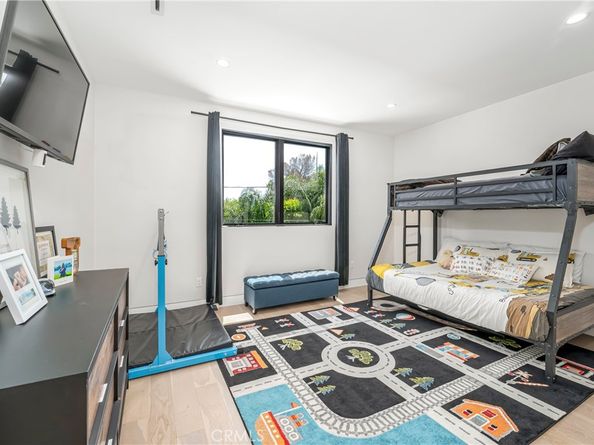 4706 Katherine Avenue, Sherman Oaks CA 91423