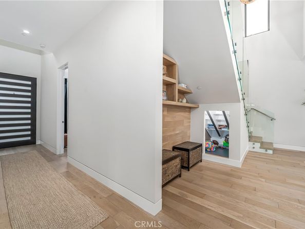 4706 Katherine Avenue, Sherman Oaks CA 91423