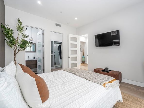 4706 Katherine Avenue, Sherman Oaks CA 91423