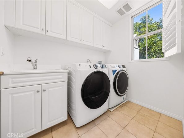 100 Blaze, Irvine CA 92618