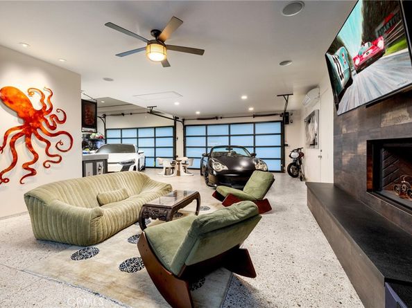 1112 Park Street, Huntington Beach CA 92648