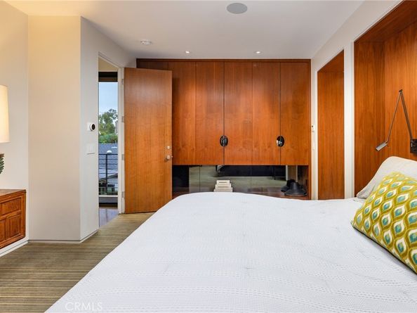 1112 Park Street, Huntington Beach CA 92648