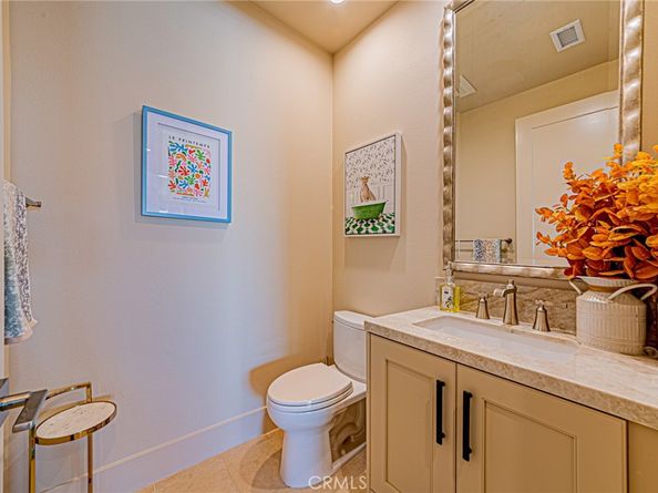 139 Oakstone, Irvine CA 92618