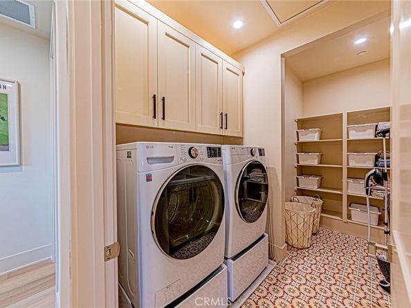 139 Oakstone, Irvine CA 92618