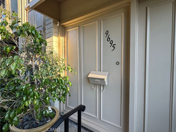 9695 Brookbay Circle, Huntington Beach CA 92646